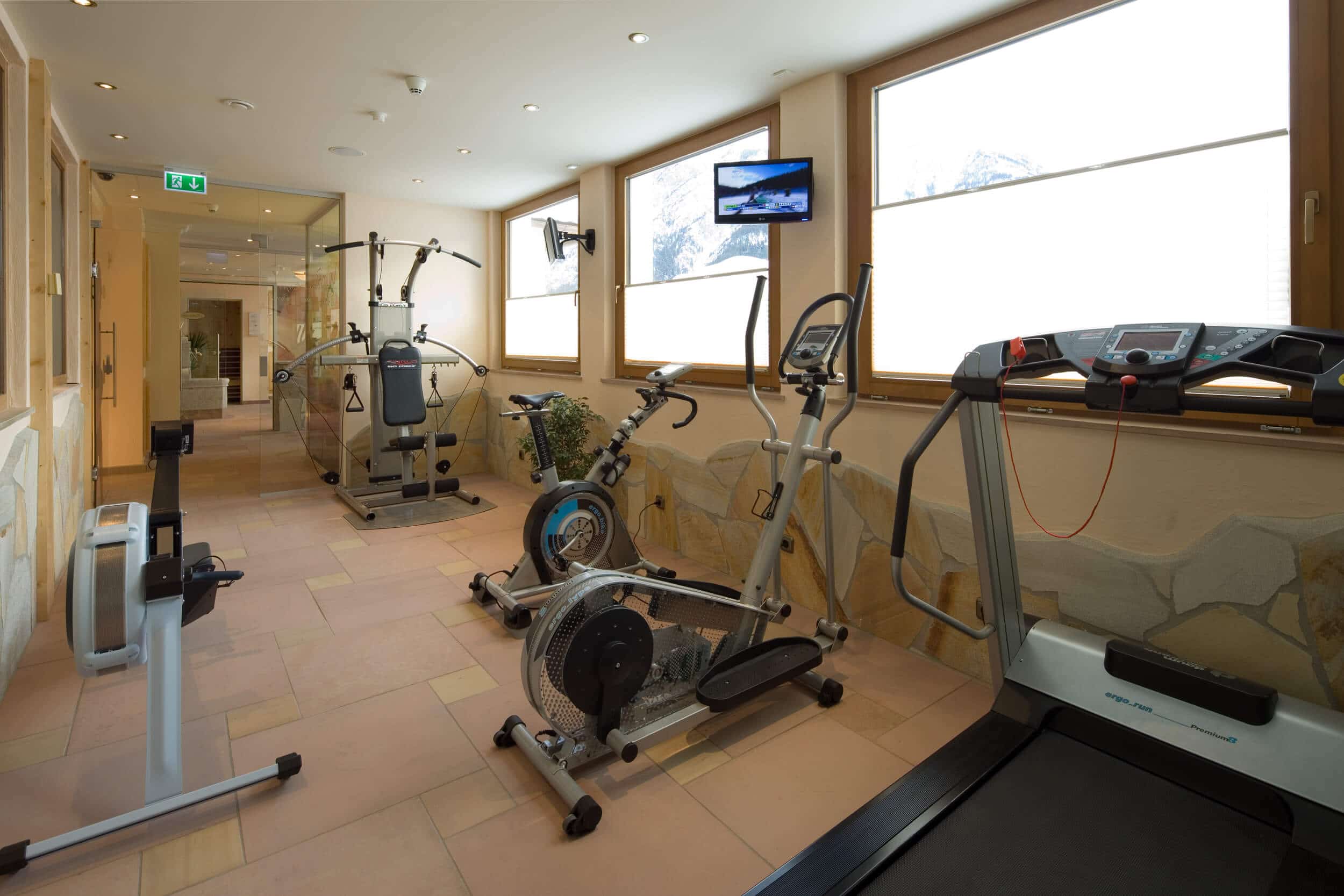 Ein Fitnessstudio gehört auch zum Wellnessbereich des Hotels.