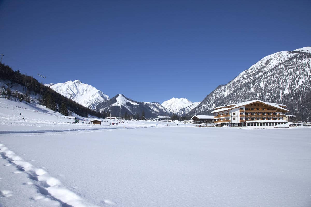 Das Hotel Bergland am Achensee im Winter